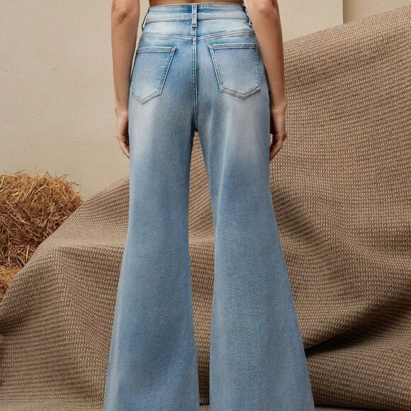 Light Wash Women's Casual Sunflower Embroidery Pocket Flared Jeans - Picture 2 of 7